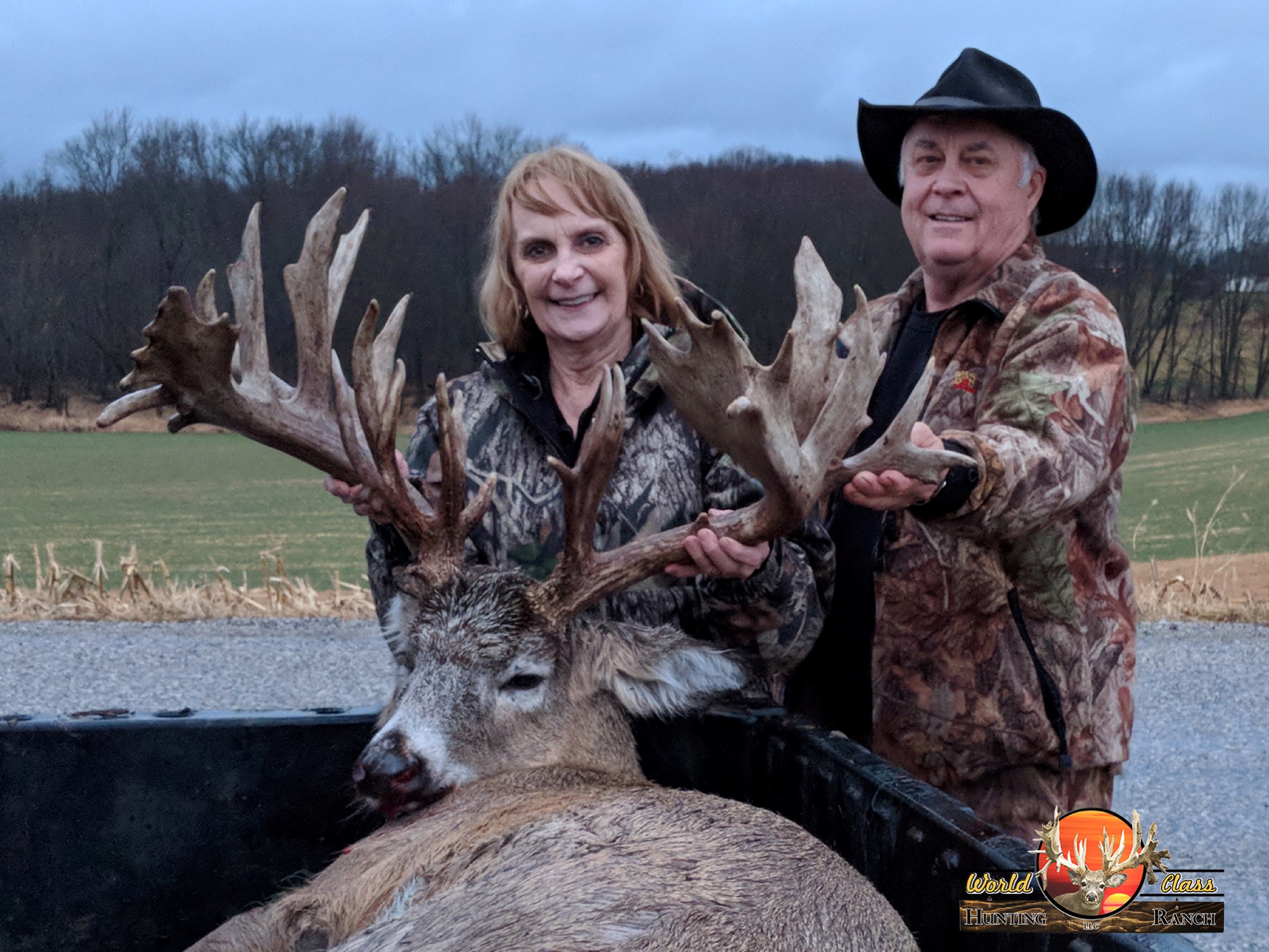 high fence deer hunting, ohio, guided whitetail hunt, ohio deer farm